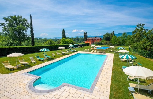Reggello House | Alone standing flat,private terrace, Wi-Fi, A/C, 2 pools, stunning location.