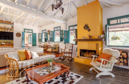 Sao Pedro de Alcantara House | Alpen Ville Farmhouse with Unforgettable Pool