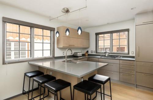 Aspen House | Alpenblick 10, Three level Townhome, Two Block From the Gondola