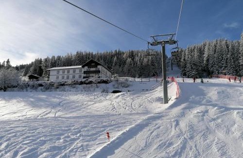 Aspangberg-Sankt Peter Hotel | Alpengasthof Fernblick