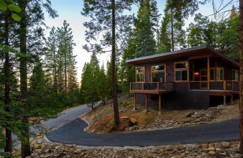 Yosemite West House | Alpenglow 3