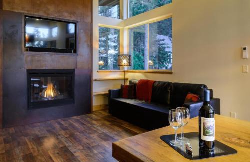 Yosemite West House | Alpenglow 3