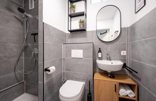 Rappele Apartment | Alpenstube mit Bergblick, Sauna und Hallenbad