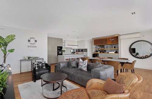 Sea Point Apartment | Alpha One 601 Penthouse by HMH