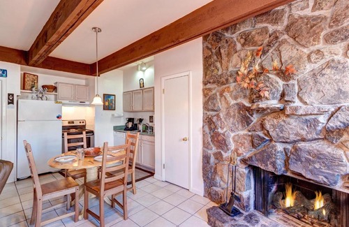 Historic District Apartment | Alpine 203 Condo close to lift