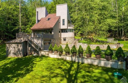 Windham House | Alpine 5BR Chalet 6 min Away to SKI