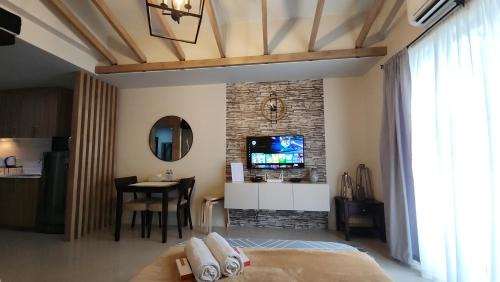 Canlubang Resort | Alpine Breeze at Crosswinds Tagaytay