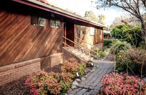 Tawonga South House | Alpine Guest House