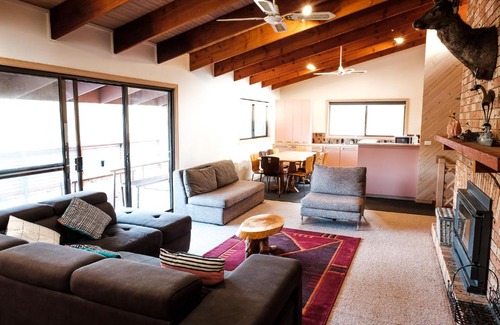 Tawonga South House | Alpine Guest House