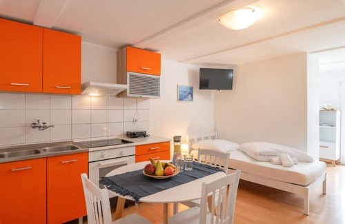 Maishofen Apartment | Alpine Hostel B4
