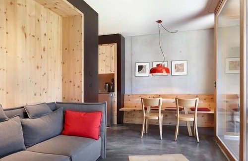 Pontresina Apartment | Alpine Lodge 4 bed apartment Chesa Plattner/"free mountain railway transport" in summer