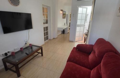 Algeciras Apartment | Alquiler Casa Algeciras semi centro Obra nueva Patio barata