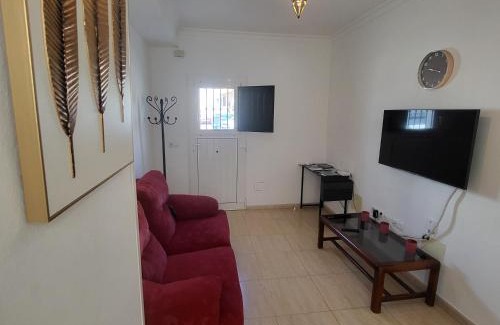 Algeciras Apartment | Alquiler Casa Algeciras semi centro Obra nueva Patio barata