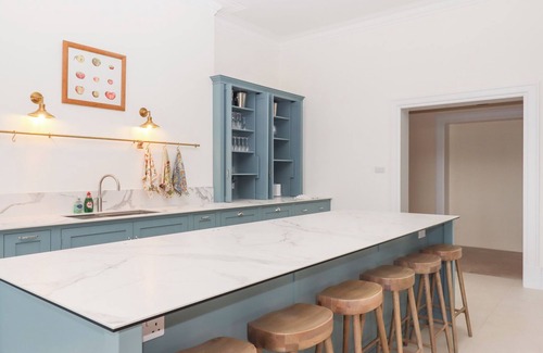 Newton Ferrers Cottage | ALSTON HALL, pet friendly, with pool in Battisborough Cross