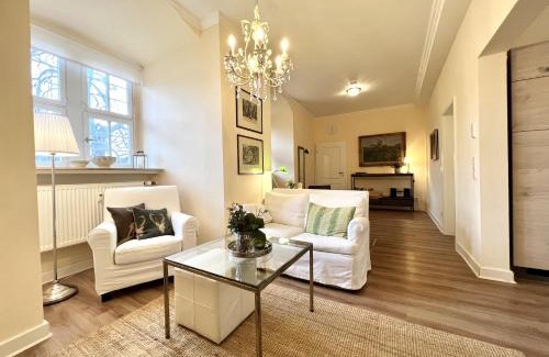 Schlitz Apartment | ALTE FÖRSTEREI - Elegantes Apartment in der historischen Hinterburg Schlitz - mit Aufzug, Parkplatz & Garten - nahe Fulda und Bad Hersfeld
