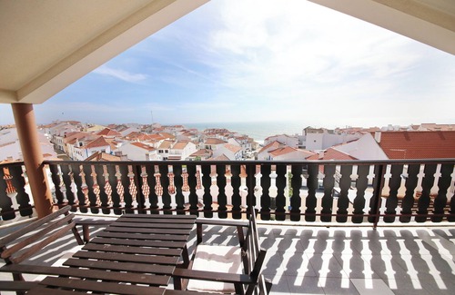 Ericeira Apartment | Alto da Pirica 2: Top floor apartment in the center, terrace, sea view & barbecue