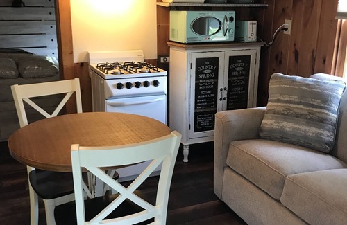 Alton Bay Cottage | Alton Bay 2 Bed Room Cottage with Dock