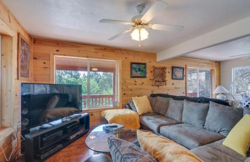 Long Valley Junction House | Alton Cabin with Deck about 2 Mi to Dixie Natl Forest!