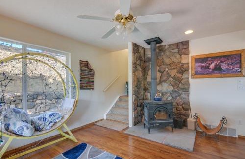 Long Valley Junction House | Alton Cabin with Deck about 2 Mi to Dixie Natl Forest!