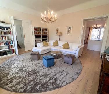 Jakomini Apartment | Altstadt Elegance