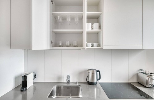 Basel City Centre Apartment | Altstadt Grossbasel 2.5 Room, 4 mins to Mkt