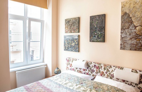 Funfhaus Hotel | Altwienerhof, a cozy and artistic studio with excellent connections in Vienna