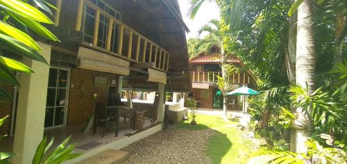 Danao Resort | Alumbung Cottages