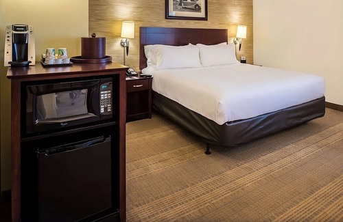 O'Hare Resort | Always a Great Idea To Unwind! With Onsite Parking, Pets Allowed!