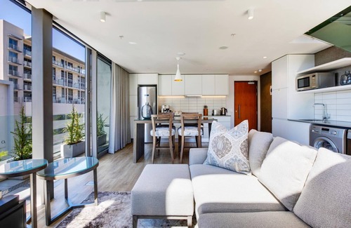 Bo'Kaap Apartment | Always-Power Stunning Apartment with 180 Degree City View near V&A Waterfront
