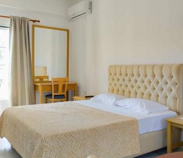 Molos Apartment | Alykes Family Resort