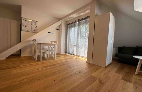 Amberg Apartment | (AM1114) Modern mechanic's apartment/temporary apartment