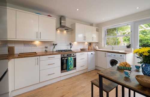 Bembridge Apartment | Amandil spacious 4 bedroom cottage in Bembridge