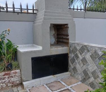 Klerksdorp House | AMANI PALMS GUEST HOUSE