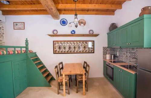 Asklipiio Apartment | Amarantos-Traditional Village House-Apollona