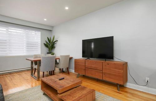 Cote-Des-Neiges—Notre-Dame-De-Grace Apartment | Amazing 2BR on Walkley