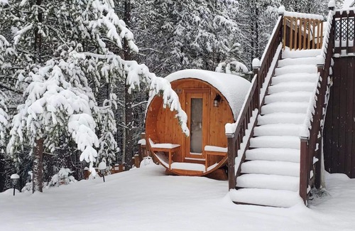 Saint Come Ski Chalet | Amazing 3-bedroom Chalet-Sauna/Private lakeview+Spa/BBQ(Best place to relax)