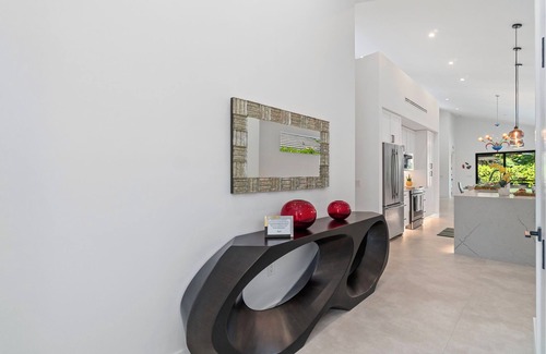 Naples Park House | Amazing 4-bedroom house, pool, hot tub and fitness room near the beach in Naples