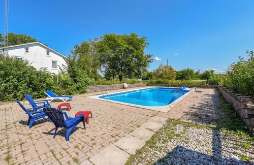 Athol Springs Ski Chalet | Amazing 4BR Villa with Heated Salt Water Pool