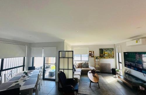 Austral House | Amazing Air Austral with AC and built-in wardrobe