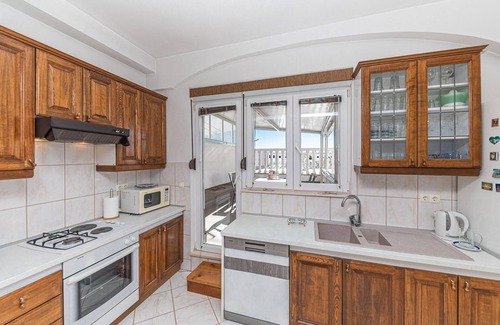 Kastel Kambelovac Apartment | Amazing apartment in Kastel Kambelovac