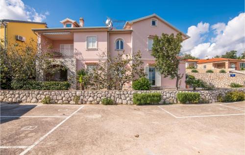 Cizici Apartment | Amazing Apartment In Cizici