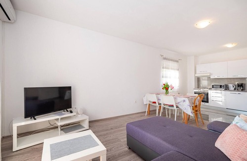 Rovanjska Apartment | Amazing apartment in Rovanjska