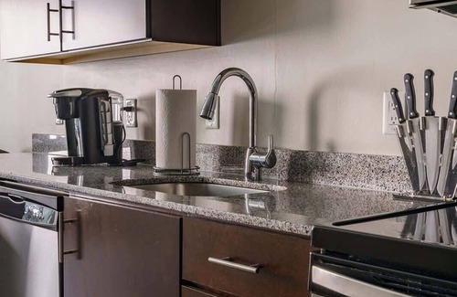 Uptown District Apartment | Amazing Apartment in the Heart of Downtown
