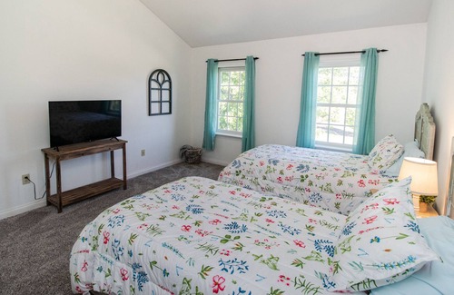 New Berlin House | Amazing, centrally located home with tons of space