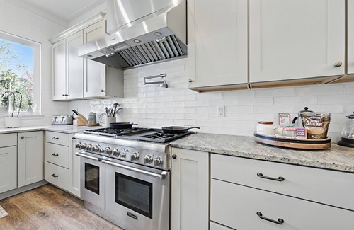 Palm Valley House | Amazing Coastal Farmhouse Retreat between Ocean & Intercoastal and close to TPC!