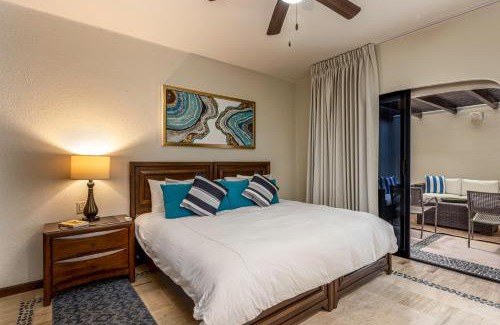 Centro House | Amazing Condo Overlooking Cabo Marina Pool Access