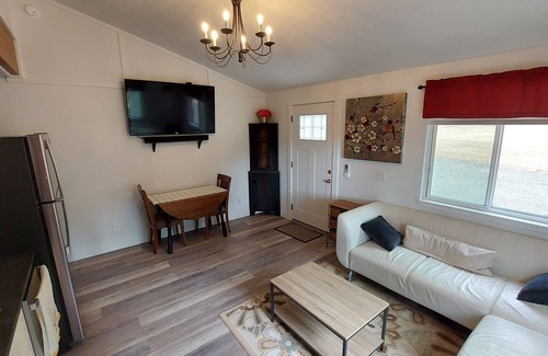 Salem Cottage | Amazing Cottage in a peaceful and secluded location in West Salem.