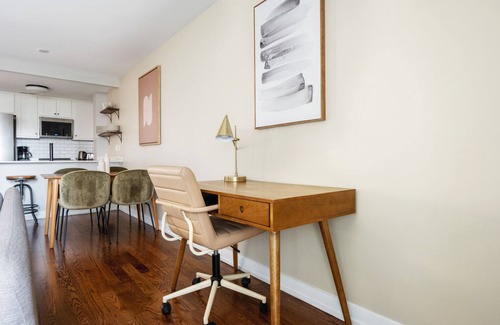 Edgewater Beach Apartment | Amazing Edgewater 2BR, nr Lake Michigan, by Blueground