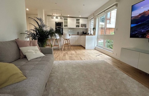 Le Chesnay Apartment | Amazing 2-bedroom apartment with WiFi close to Versailles castle, parly 2 mall