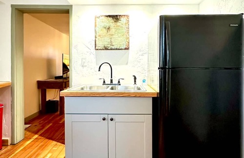 Raton Apartment | Amazing Historic 1800s Carriage House